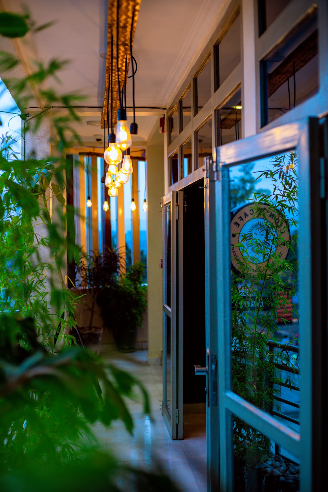 Lion's café & Bakery